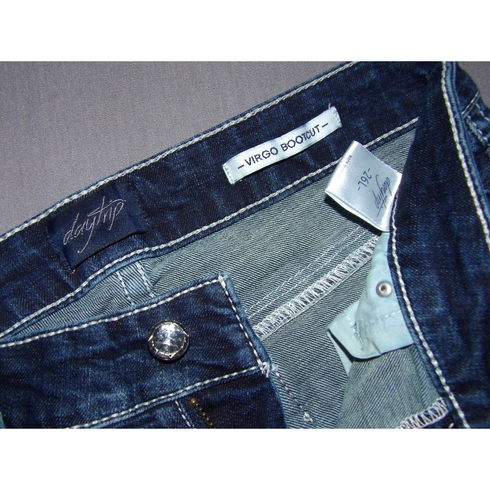 DAYTRIP Medium Wash Stretch Mid-Rise VIRGO Boot Cut Denim Jeans Women's 26 - Picture 6 of 7